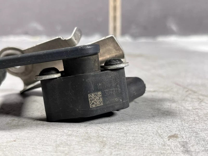 ⭕ 12-20 Model S X Front Right Air Suspension Height Level Sensor RH 10