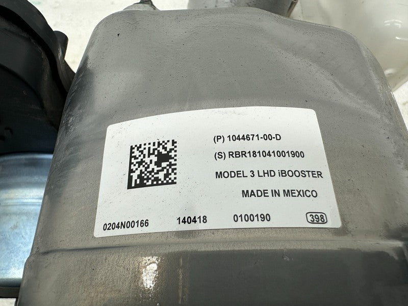 1044671 00 D ⭕ 2017-2023 Model 3 Power Brake iBooster Master Cylinder Reservoir 1044671-00-D