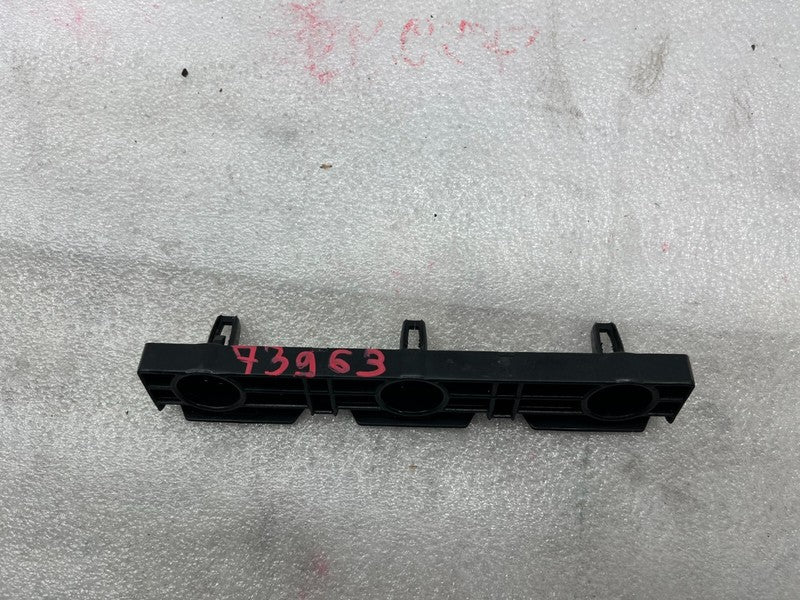 1003691 00 B ⭕12-20 Model S Rear Left/Right Rocker Panel Molding Support Bracket 1003691-00-B