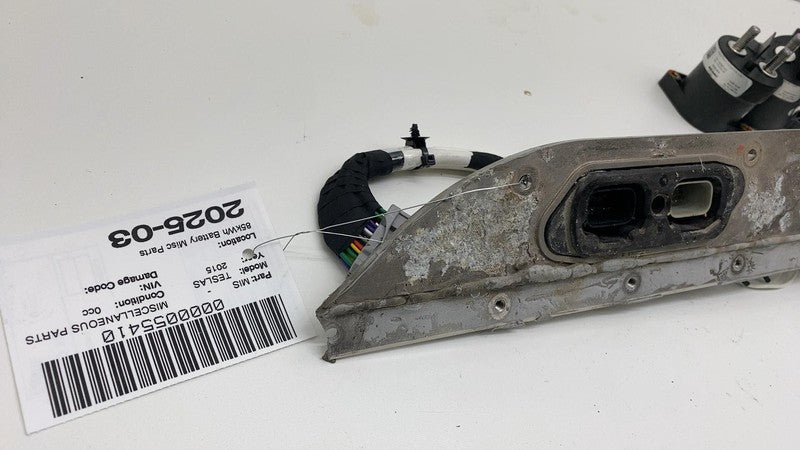 104811300A 2012-2015 Tesla Model S High Voltage Battery Rapid Mate Ancillary Plate Module