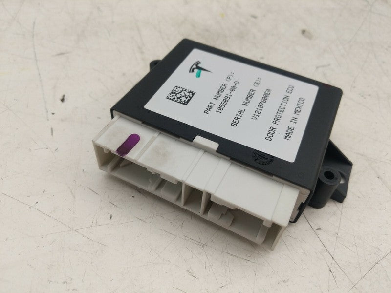 1055891 00 D ⭕16-23 Model X Falcon Door Controller Ultrasonic ECU Control Module 1055891-00-D