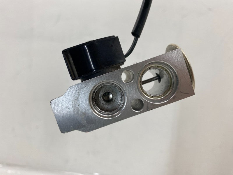 6008481 00 A ⭕ 2012-2015 Tesla Model S A/C Suction Line Valve w/ Solenoid Assy 6008481-00-A