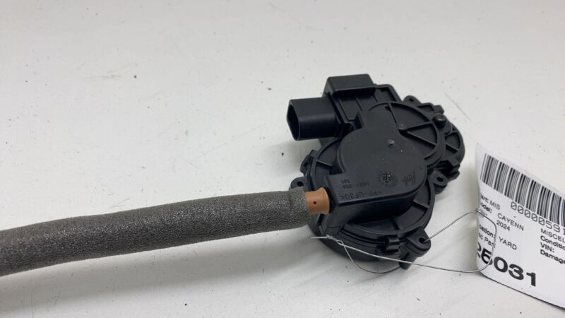 9Y3 827 447 F ⭕ 2024 Porsche Cayenne Rear Trunk Tailgate Lock Latch Actuator Assy 9Y3827447F