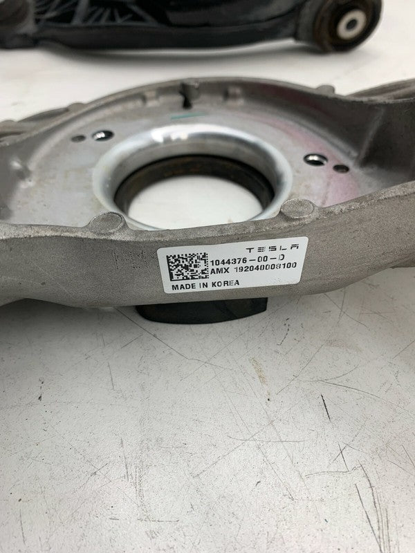 1044376-00-D ⭕ 2017-2023 Tesla Model 3 Y Front Right Upper Strut Mount Bracket 1044376-00-D