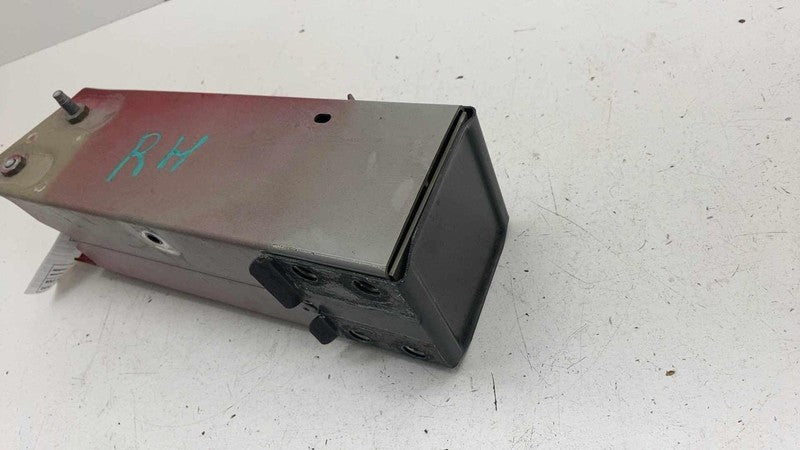 ⭕ 24-25 Tesla Model 3 Front Right Bumper Reinforcement Extension Rail 