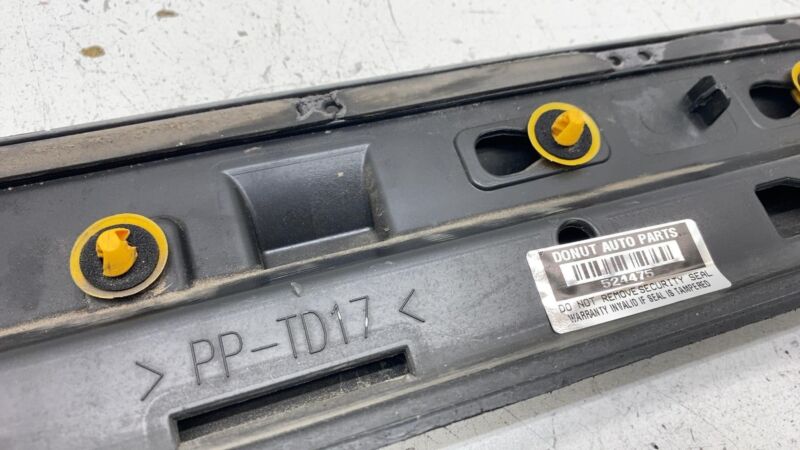 670035236 ⭕17-20 Maserati Levante Front Driver Side Door Lower Molding Trim Left 670035236