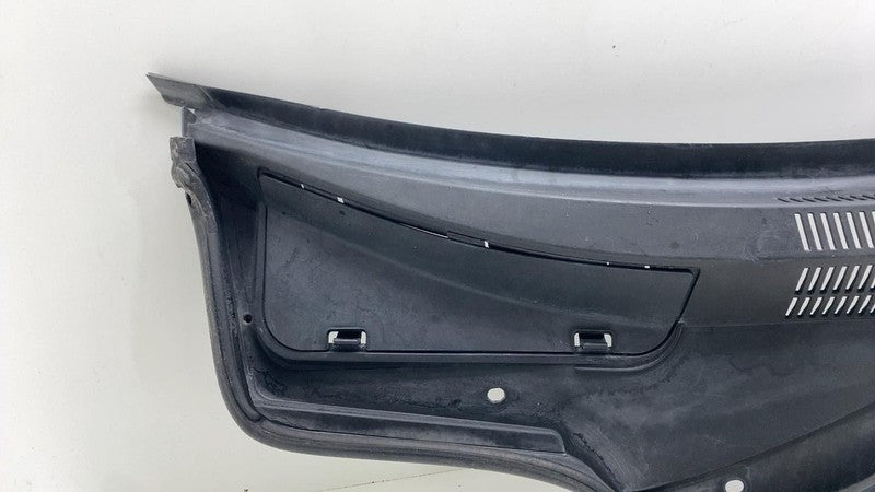 ⭕ 2014-2024 Maserati Ghibli Front Windshield Cowl Vent Grille Panel 67