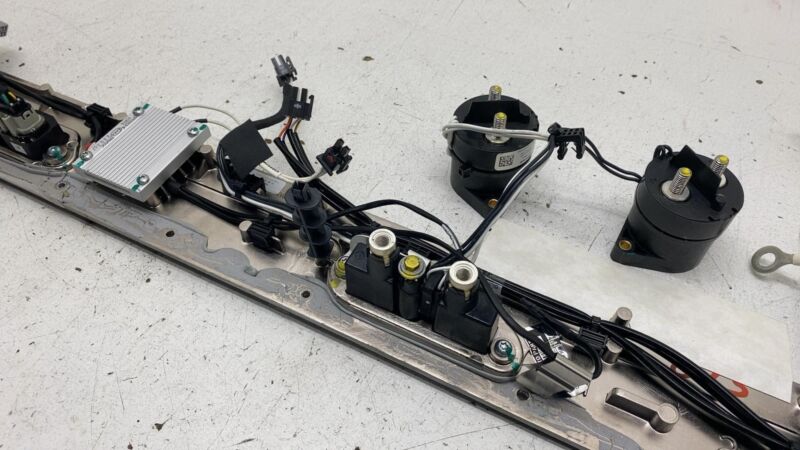 1024745 00 D 2012-2015 Tesla Model S HV Battery Rapid Mate Ancillary Plate Module & Contactor