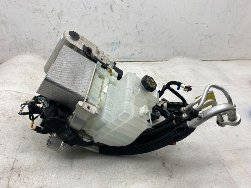 1547595 98 E 20-23 Model Y Supermanifold Refrigerant Chiller & Coolant Reservoir 1547595-98-E
