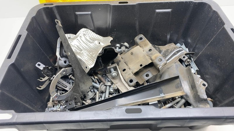 2011-2018 Porsche Cayenne Under Cover Pillar Cladding Shock Plate + SET of Bolt