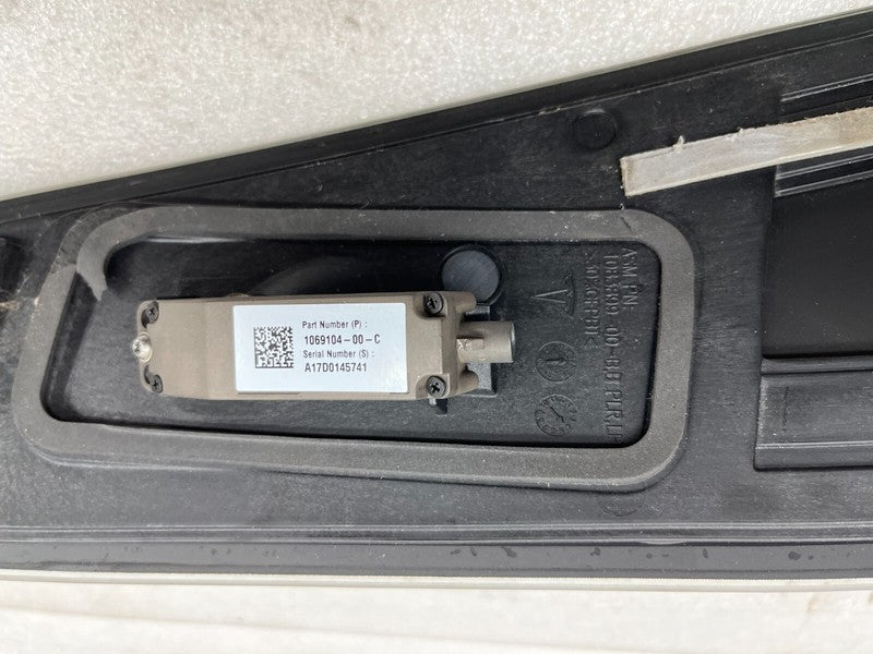 106910400C ⭕ 2016-2020 Tesla Model S MS B-Pillar Glass Applique w/ Camera Left 1092306-00-C