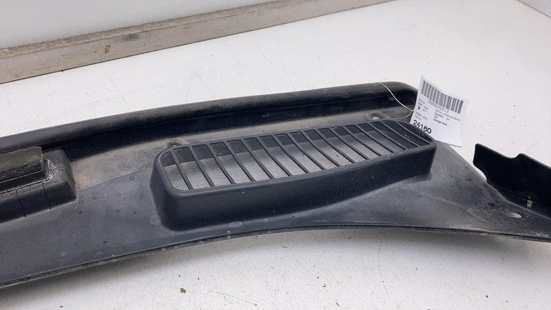DM51R02216AB 2013-2018 Ford C-Max Front Windshield Wiper Cowl Vent Trim Panel Cover Assembly