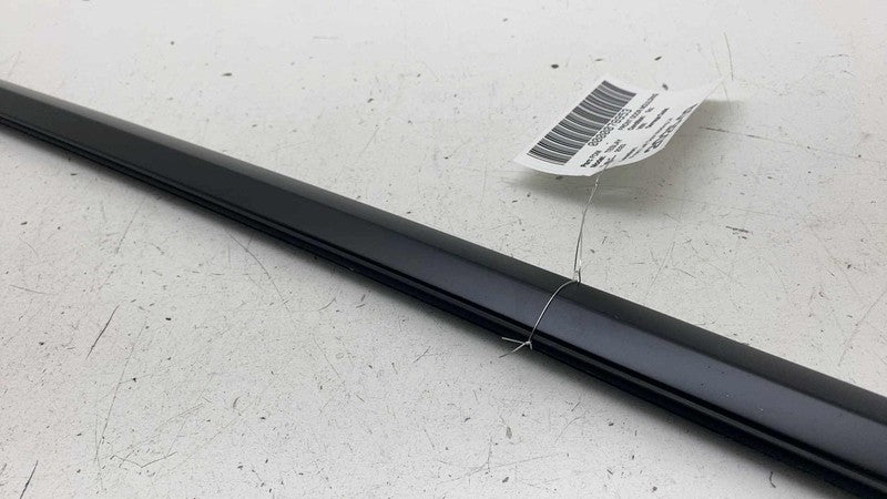 149571200D ⭕20-24 Model Y Front Passenger Door Window Outer Belt Seal Right RH 1495713-00-D