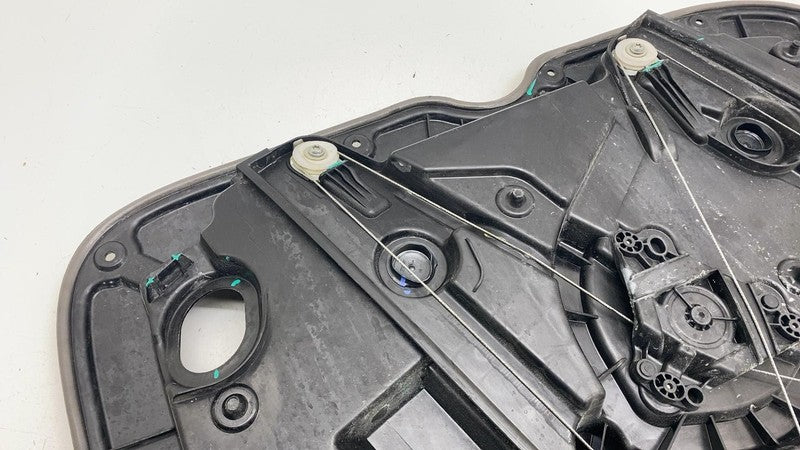 30747092 ⭕ 2021-2023 Polestar 2 Front Right Side Door Window Regulator & Carrier 30747092