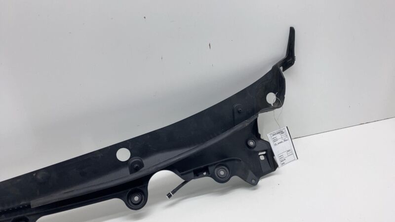 171249301E 2024 2025 Tesla Model 3 Front Windshield Wiper Cowl Screen Underhood Trim Panel
