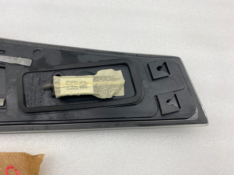 109230700G ⭕ 2016-2020 Tesla Model S Right B-Pillar Glass Applique w/ Camera 1092307-00-G