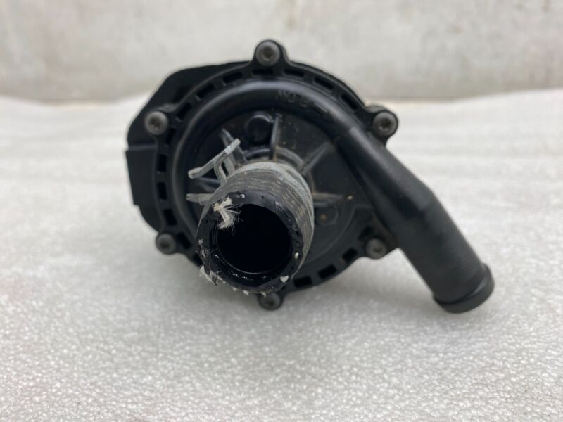 2016-2020 Tesla Model S X Cooling System Auxiliary Water Coolant Pump FWD Assy