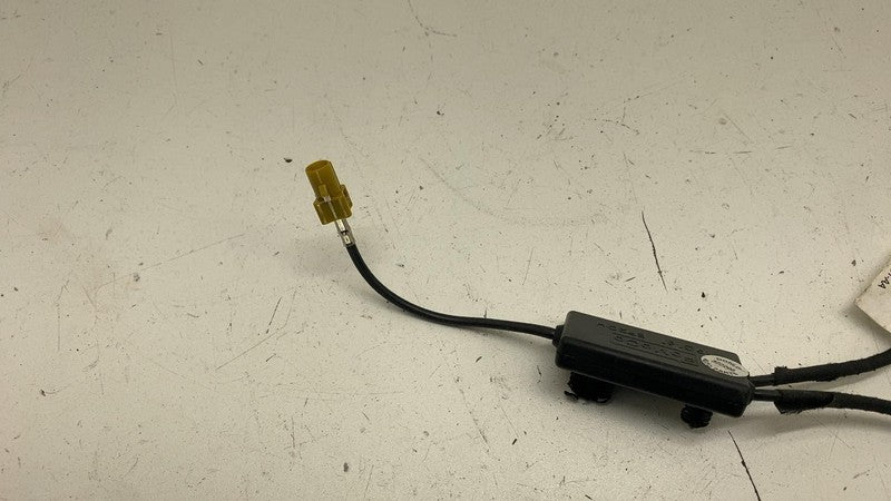 LJ8T19C181AA ⭕ 21-24 Ford Mustang Mach-E Radio Antenna Signal Splitter Wiring LJ8T-19C181-AA