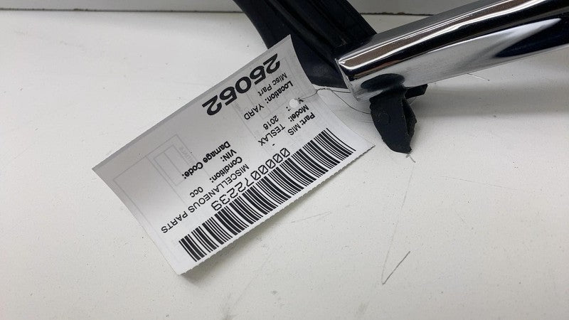 1032124-00-B ⭕ 2016-2018 Tesla Model X Door Chrome Upper Molding Bright Right RH 1032124-00-B
