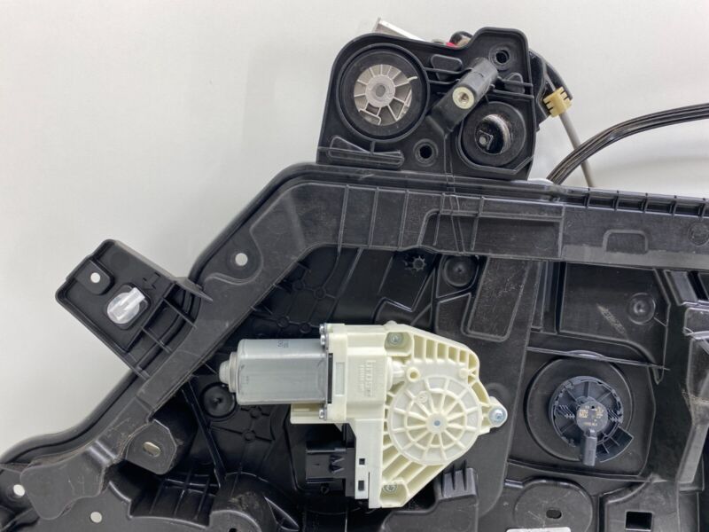 149550900D ⭕ 20-23 Model Y Front Right Window Regulator & Motor w/ Base Module 1495509-00-D