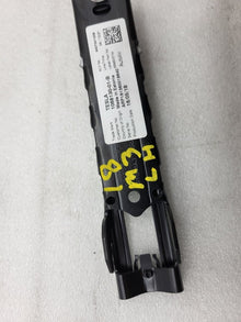 ⭕17-23 Tesla Model 3 Y Front 1st Row Left Seat Belt Height Adjuster 1068130-01-B