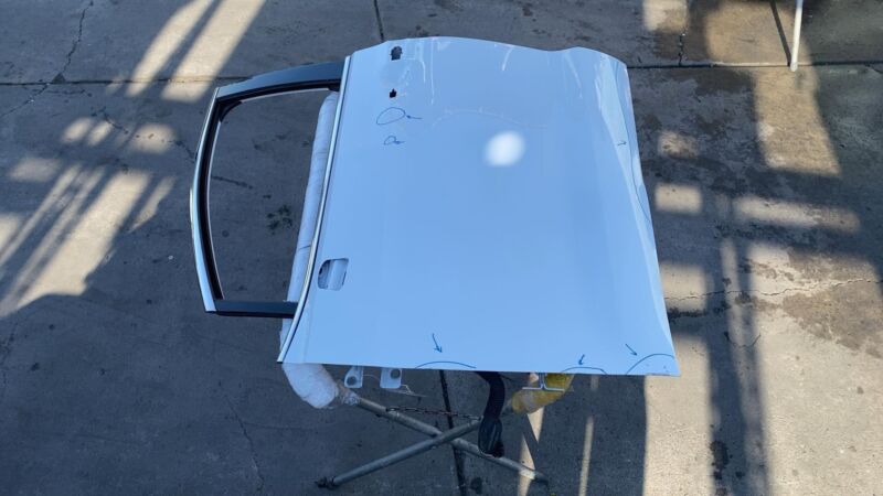 ⭕ 2017-2024 Chrysler Pacifica Front Driver Side Door Assembly Left LH White PW7