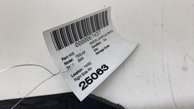 186754420E ⭕24-25 Tesla Model 3 Passenger Side C-Pillar Upper Trim Cover Right 1867544-20-E