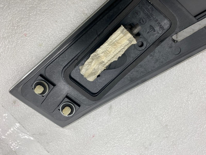 109230700G ⭕ 16-20 Tesla Model S Passenger Side B-Pillar Glass Applique Right 1092307-00-G