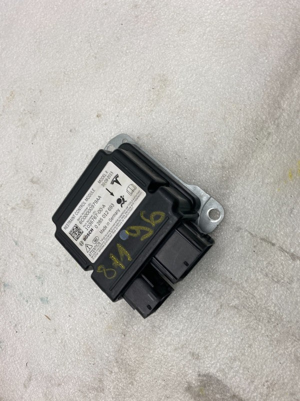 103676700A 16-20 Model X Safety Restraint Control Module Computer (Crash Data) 1036767-00-A