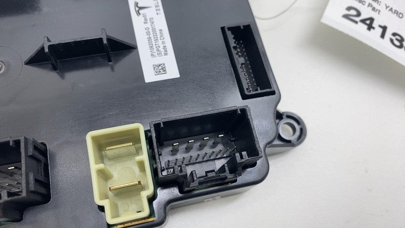 106205600D 2016-2024 Tesla Model X Rear Falcon Controller Door Control Module Assembly OEM