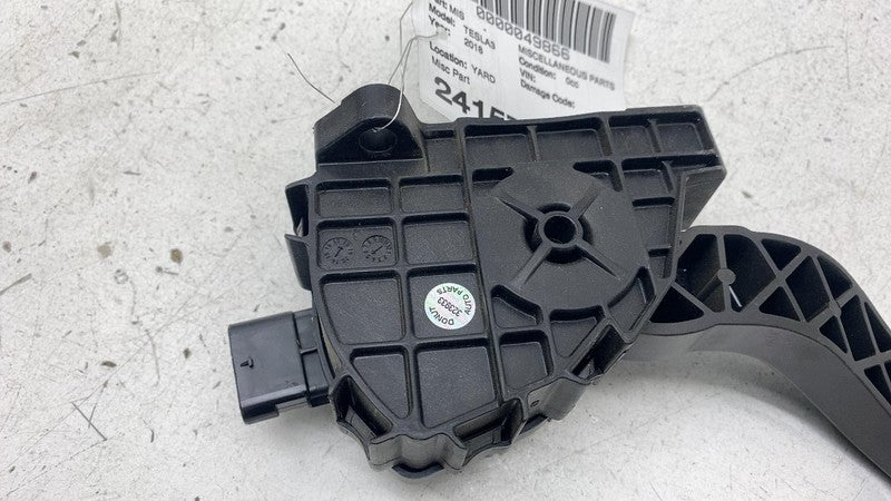 1007769 2017-2023 Tesla Model 3 Front Accelerator Gas Pedal Throttle Sensor Pad OEM