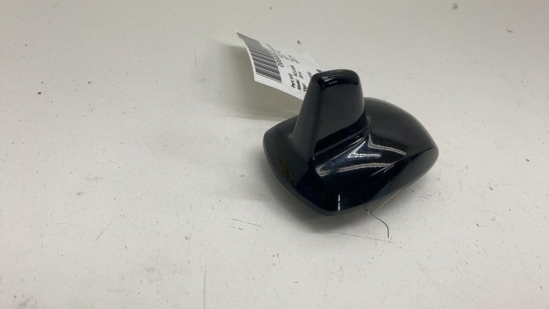 A1728270011 ⭕14-15 Mercedes-Benz B Electric Drive Shark Fin Roof Mounted Antenna A1728270011