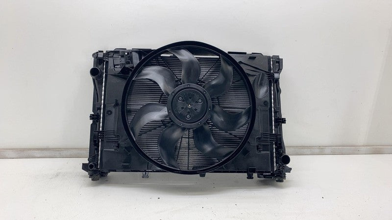 A 099 906 21 00 2019-2023 Mercedes-Benz C300 C-Class Engine Radiator Cooling Fan Shroud & Motor