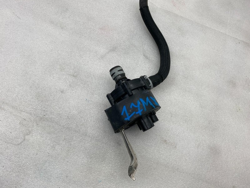 ⭕ 2016-2020 Tesla Model X Additional Coolant Auxiliary Water Pump 1037