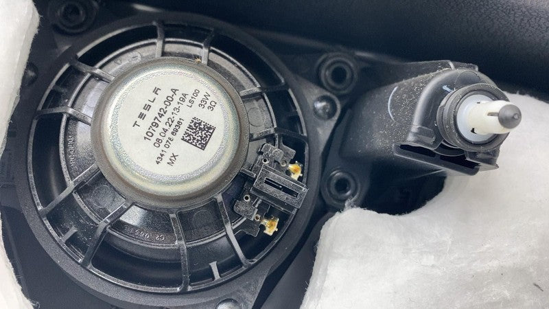 ⭕2021-2023 Tesla Model 3 Rear Passenger Side Interior Door Panel Trim 