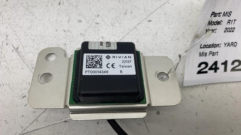 ⭕ 22-24 Rivian R1T R1S Front Left Roof Antenna AMP Amplifier Module PT