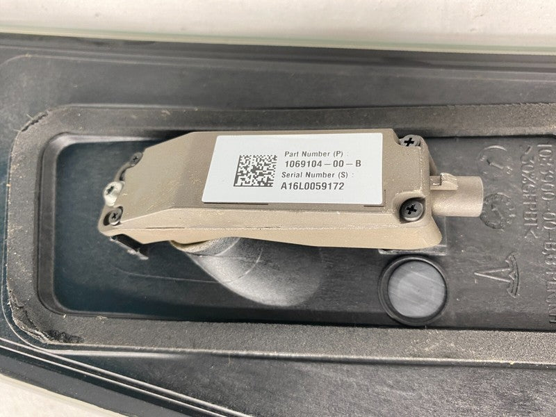 1069104 00 B ⭕ 16-20 Model S Passenger B-Pillar Glass Applique w/ Camera Right 1092307-00-B