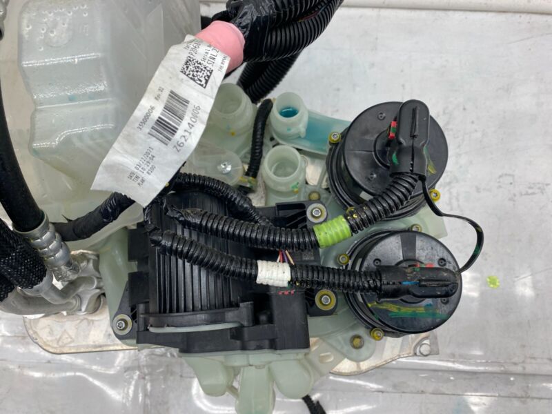 1506803 00 F 20-24 Model Y Supermanifold Refrigerant Chiller & Coolant Reservoir 1506803-00-F