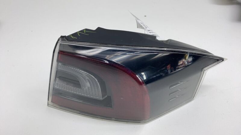 6005919 00 C 2012-2020 Tesla Model S Rear Passenger Side Taillight LED Outer Tail Lamp Right