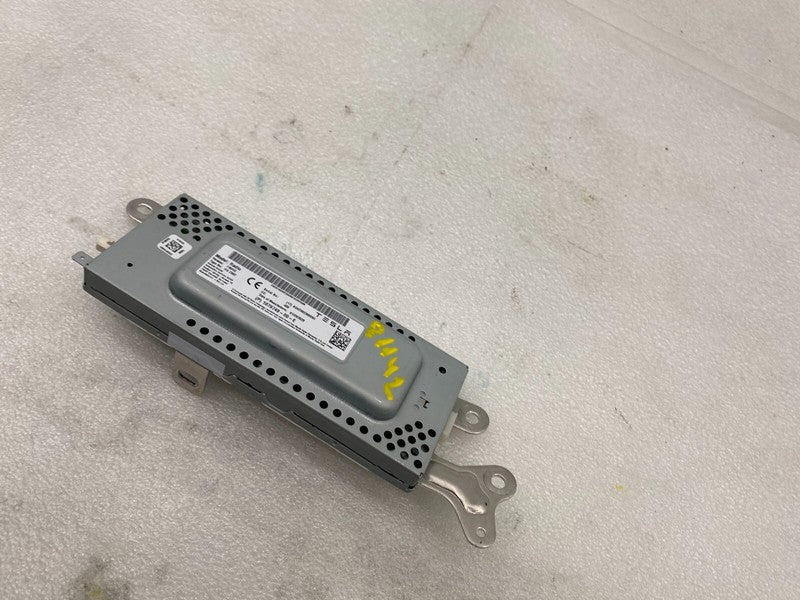 1079749 00 E ⭕ 17-23 Model 3 Harman Becker Radio FM/HD Receiver Control Module 1079749-00-E