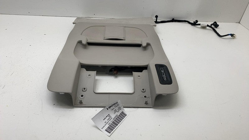 5SX22TRMAA ⭕ 2017-2022 Chrysler Pacifica Front Right Seat Back Panel Trim Cover 5SX22TRMAA