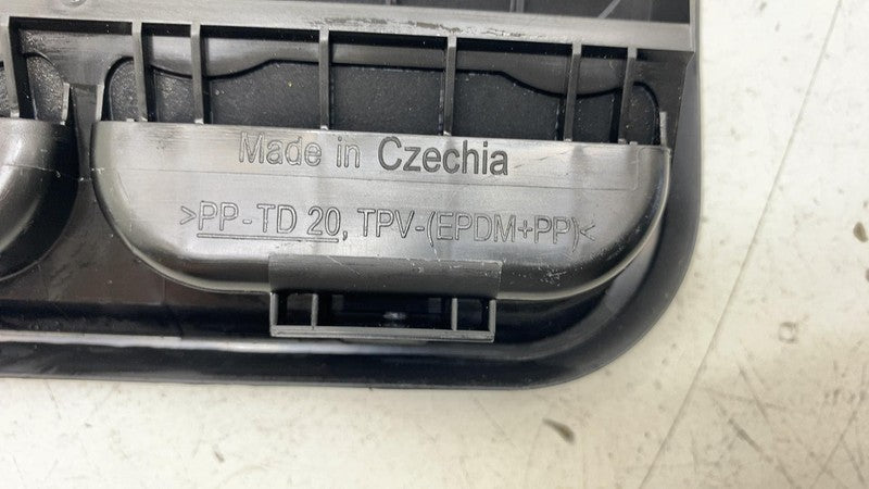 4M0819181B 19-23 E-Tron Rear Left or Right Quarter Panel Pressure Air Vent Grille 4M0819181