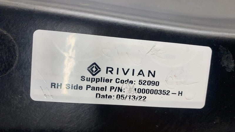 C100000352-H ⭕ 22-24 Rivian R1T Rear Passenger Right Pick Up Bed Trim Panel Cover PT00016619