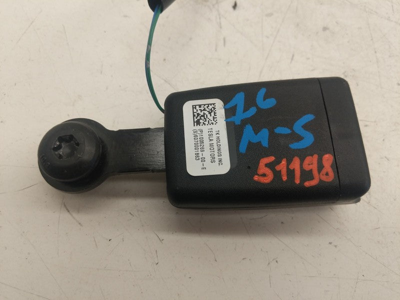 1005269 00 E ⭕ 16-20 Tesla Model S Rear 2nd Row Left or Right Seat Belt Buckle 1005269-00-E