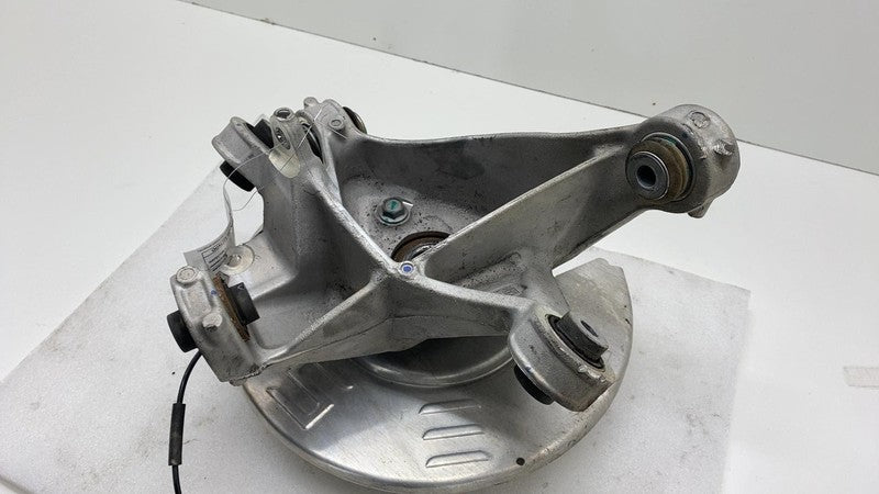 118841600F 2020-2024 Tesla Model Y Rear Right Spindle Knuckle Hub w/ ABS & Dust Shield OEM