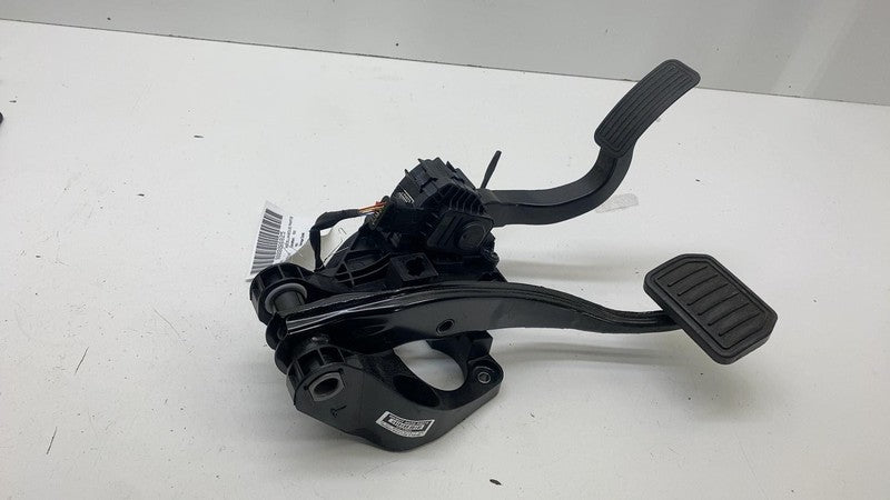 104469100D ⭕ 2017-2025 Tesla Model 3 Accelerator & Brake Foot Pedal w/ Switch 1044691-00-D