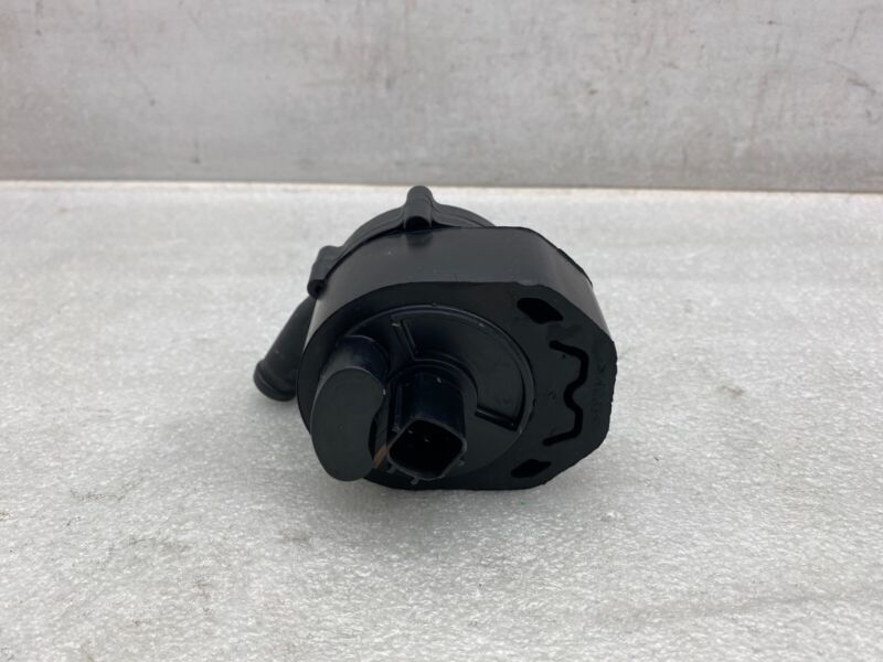 2016-2020 Tesla Model S X Cooling System Auxiliary Water Coolant Pump FWD Assy