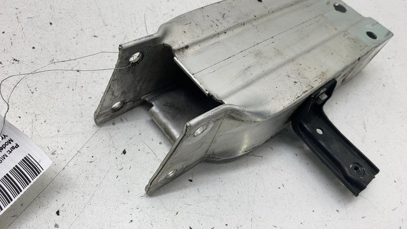 10-16 Mercedes E350 E-Class Front Right Bumper Reinforcement Bracket A