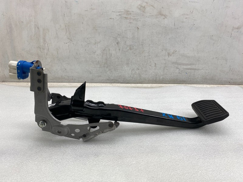 102769100B ⭕ 2016-2020 Tesla Model X MX Front Driver Brake Foot Pedal Assembly 1027691-00-B