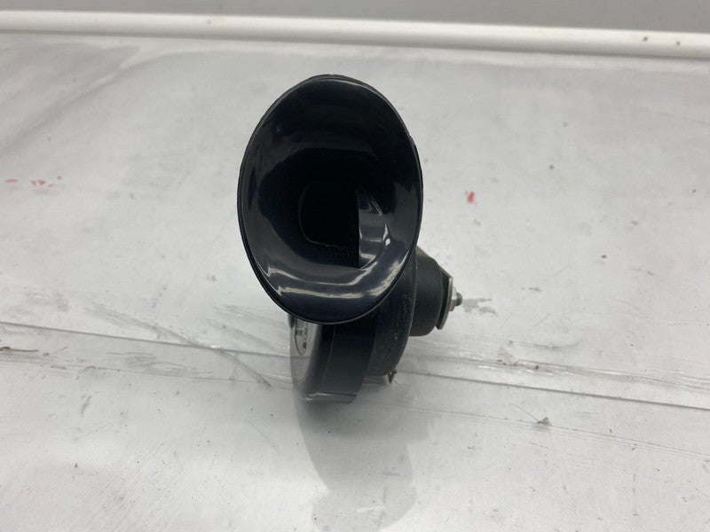 E1 0020046 ⭕ 2012-2020 Tesla Model S MS Seger Low Pitch Tone Horn 12V 410 Hertz w/ Bracket